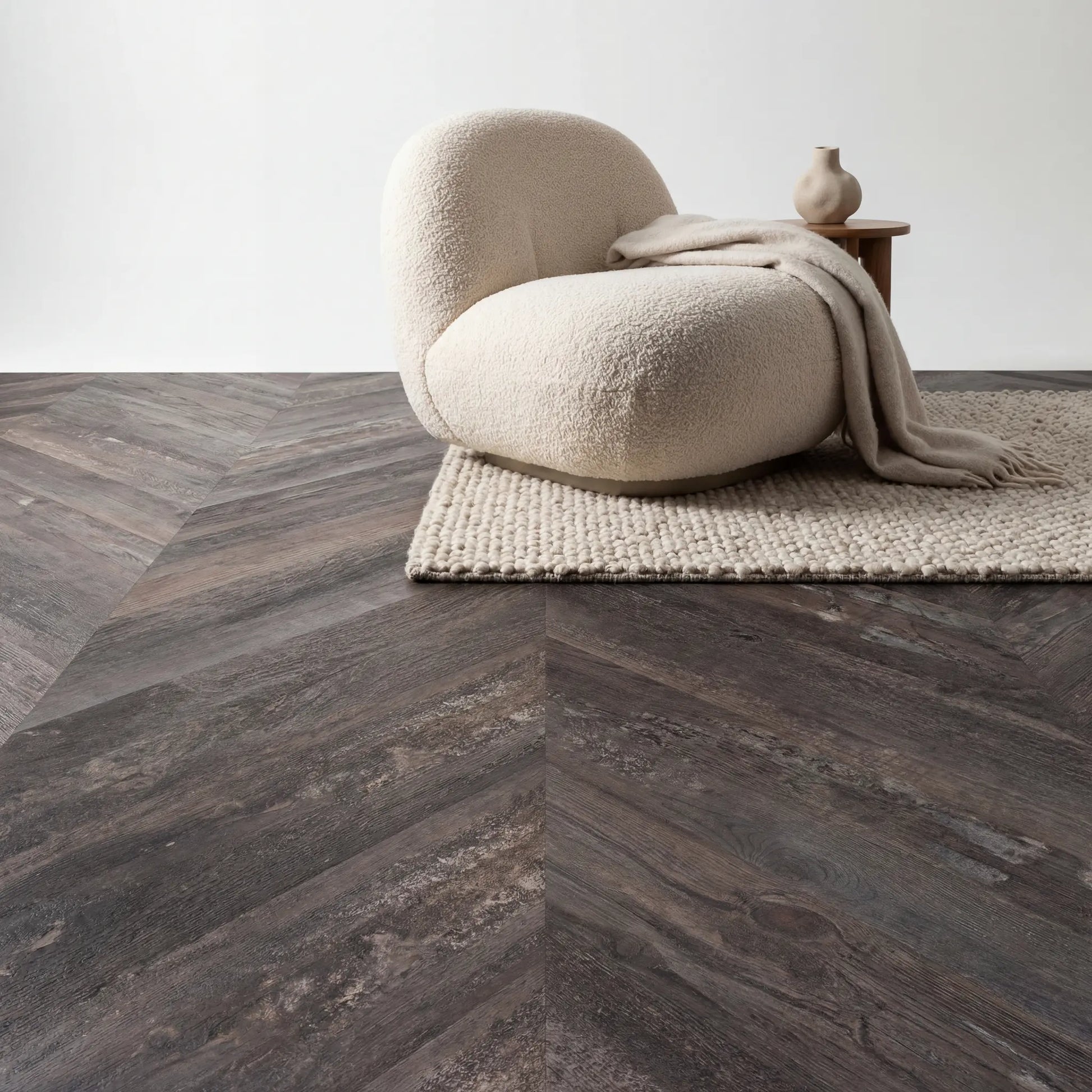 Lux Tenebrae Chevron Charred Black Oak Plak PVC yarenza