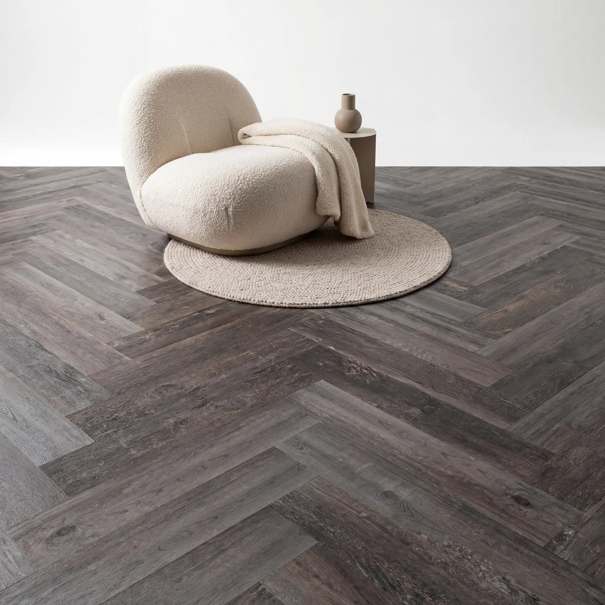 Lux Tenebrae Visgraat Charred Black Oak Plak PVC yarenza